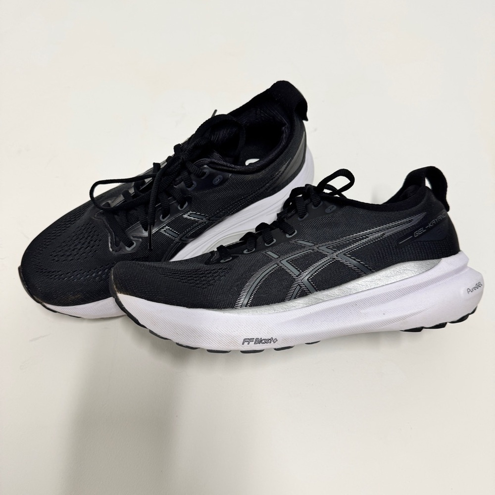 ASICS - Gel Kayano 31 Women’s  Running Shoes in Black and White